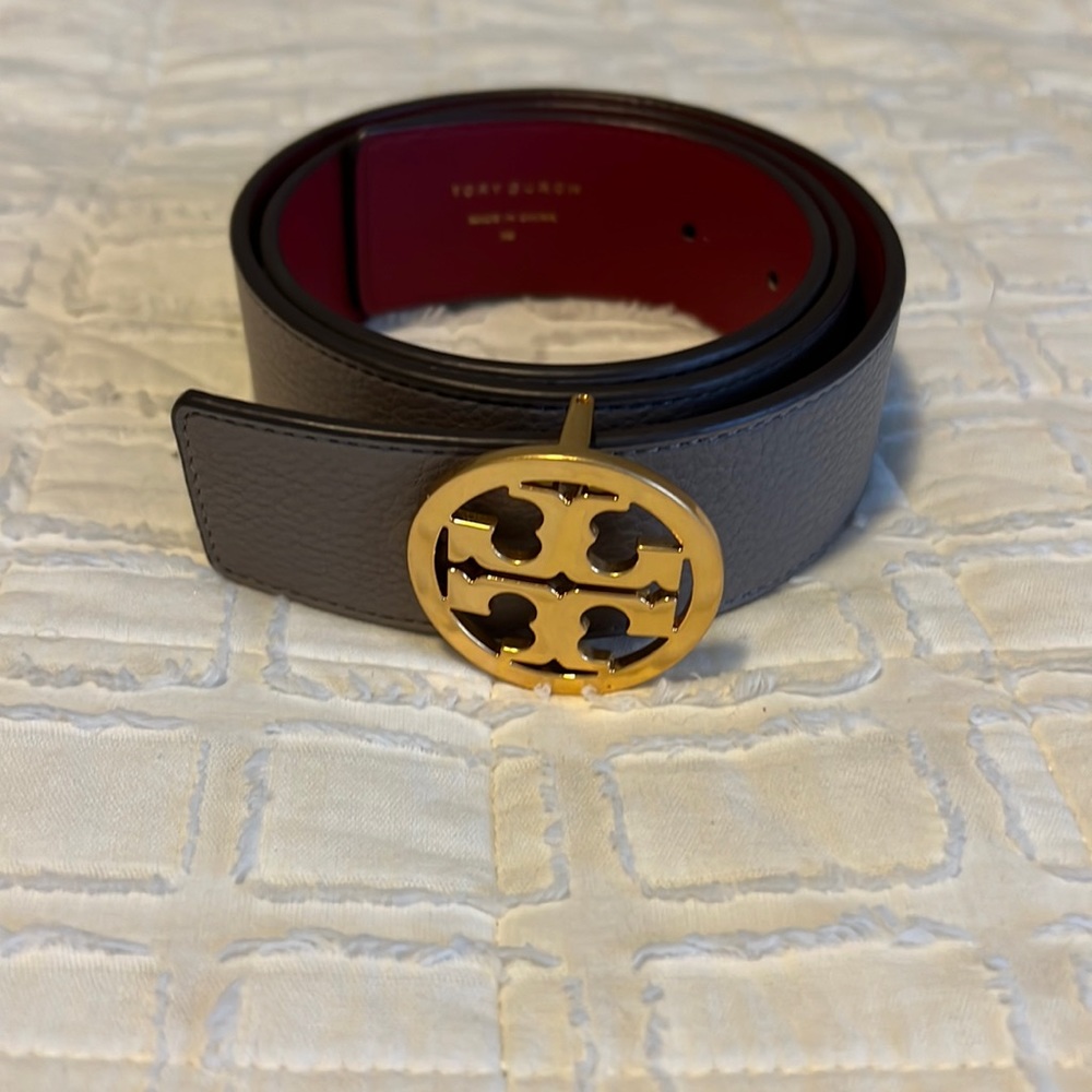 Tory Burch grey belt with red detail inside